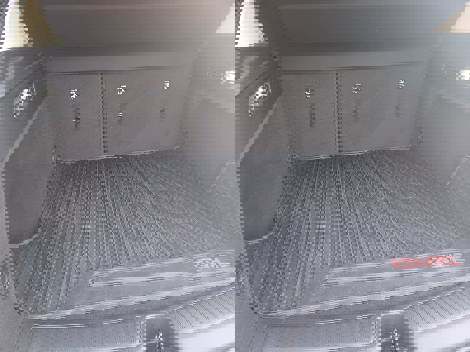 Used 2022 Buick Envision Essence w/ Technology Package II image 24