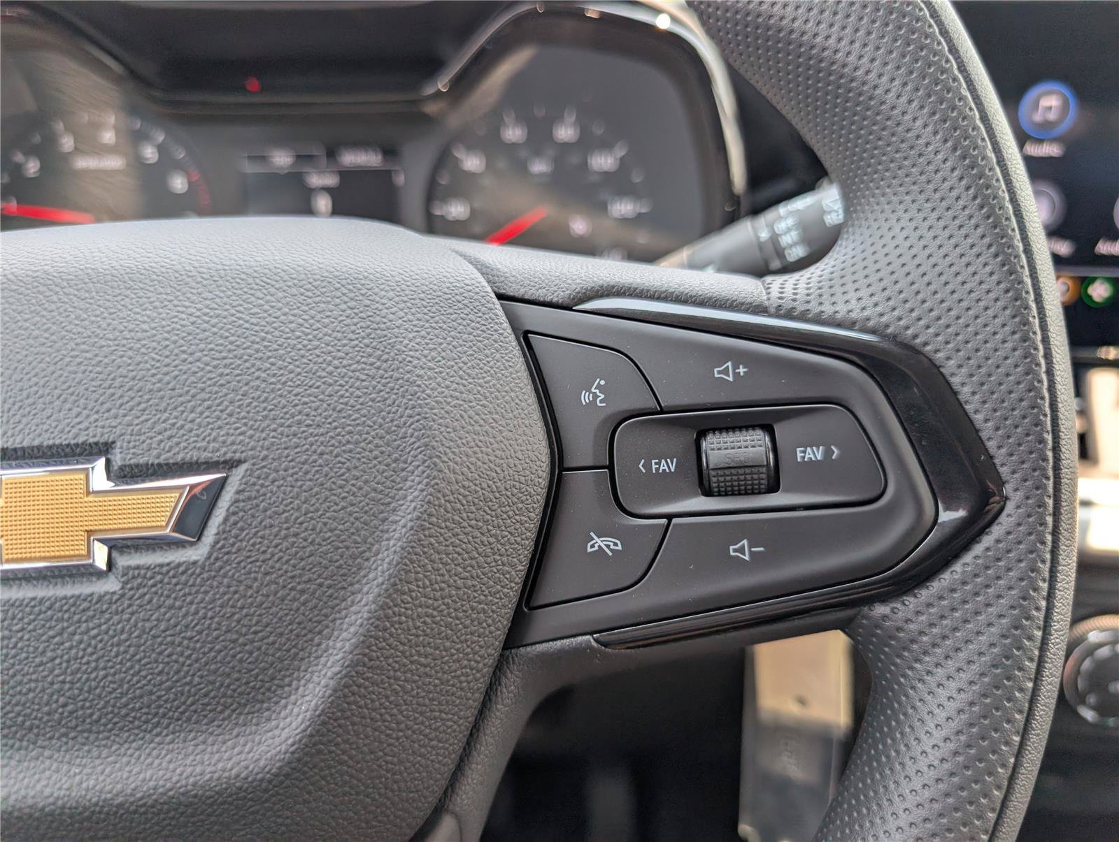 New 2026 Chevrolet Trax LS FWD image 17