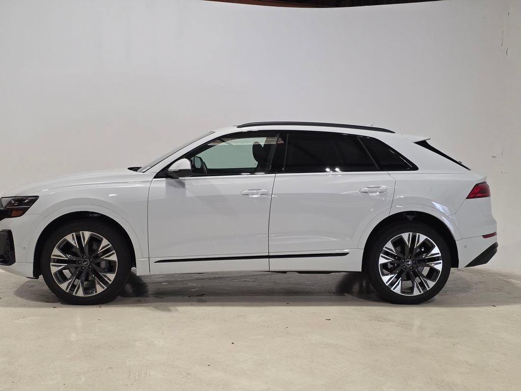 Certified 2025 Audi Q8 Premium Plus w/ Premium Plus Package AWD/4WD image 3