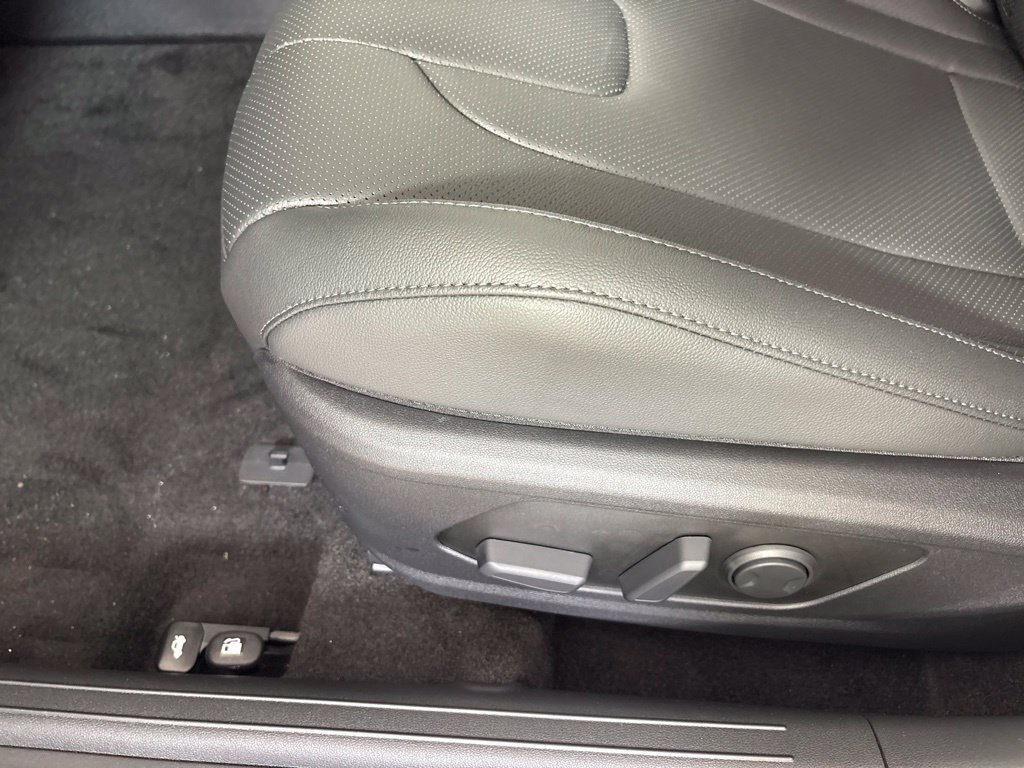 New 2026 Hyundai Elantra Limited FWD image 15