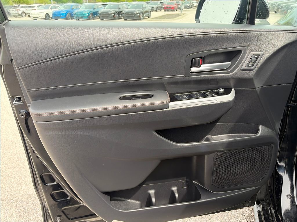 Used 2025 Toyota Sienna Platinum AWD/4WD image 18