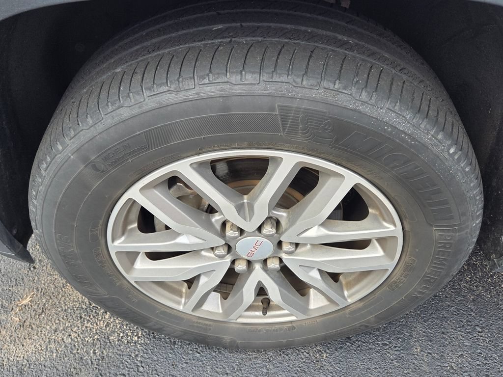 Used 2017 GMC Acadia SLE w/ Driver Alert Package I FWD image 10