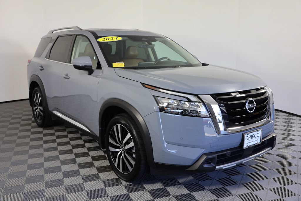 Used 2024 Nissan Pathfinder Platinum AWD/4WD image 1