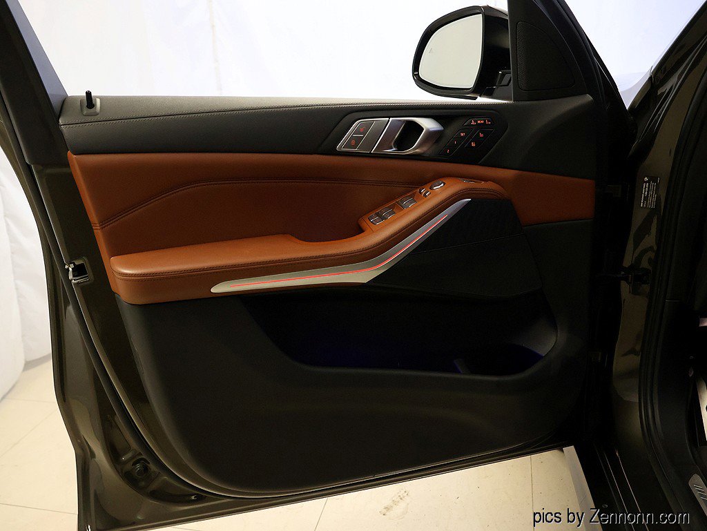 Used 2022 BMW X7 xDrive40i w/ M Sport Package image 30