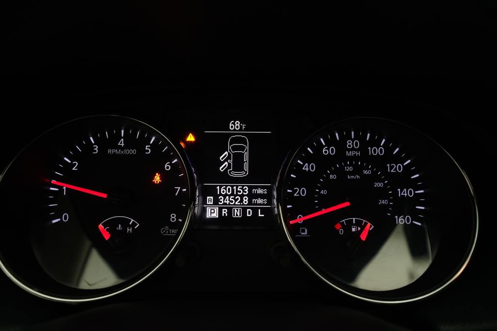 Used 2012 Nissan Rogue SV image 2