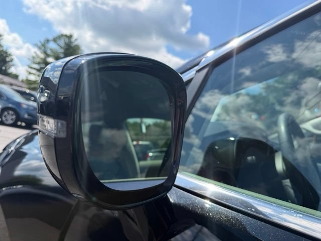 Used 2024 Chrysler Pacifica Touring-L FWD image 14