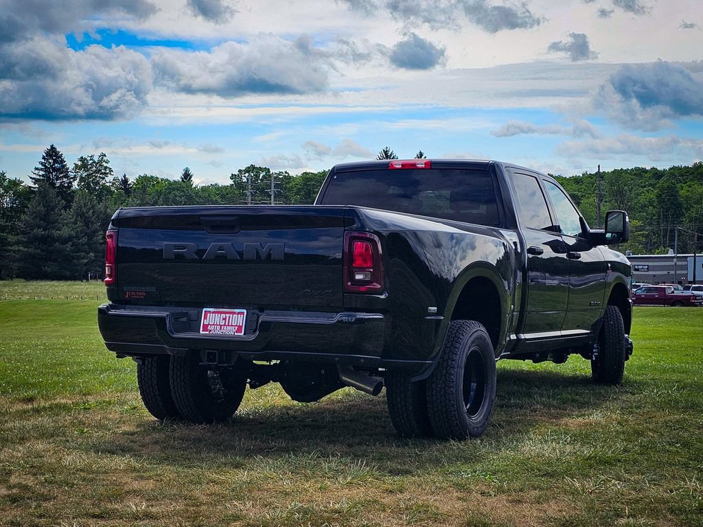 New 2026 RAM 3500 Big Horn AWD/4WD image 3