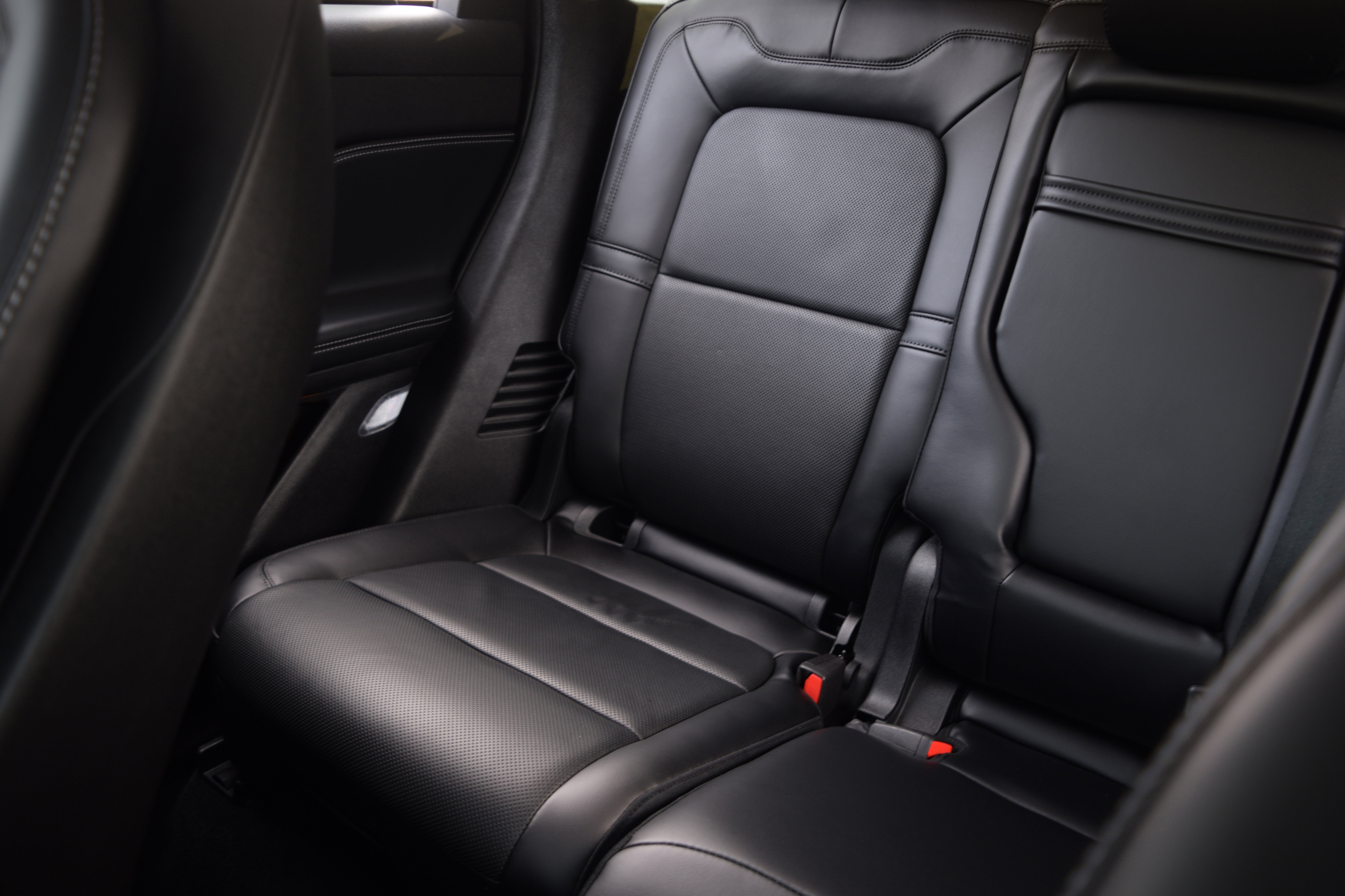 Used 2023 Lincoln Corsair Reserve w/ Jet Appearance Package image 14