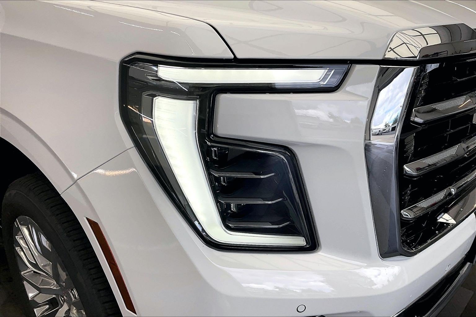 New 2026 GMC Yukon XL Elevation AWD/4WD image 15