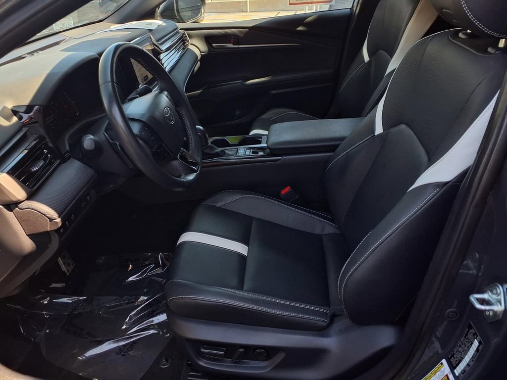 Used 2025 Toyota Camry SE FWD image 17