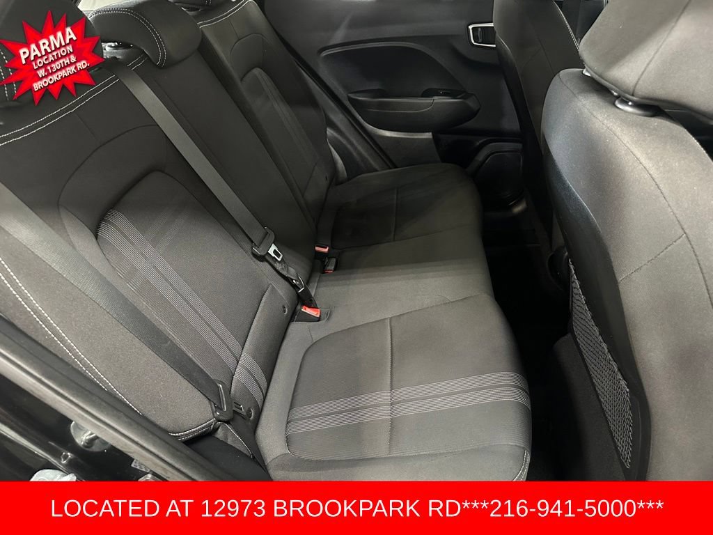 Used 2023 Hyundai Venue SEL FWD image 21