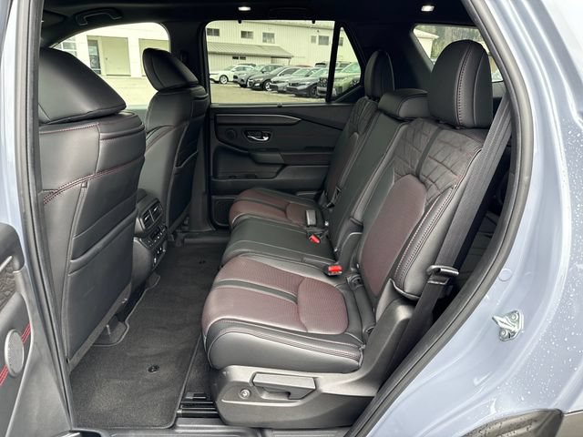 Used 2026 Honda Pilot Black Edition image 16