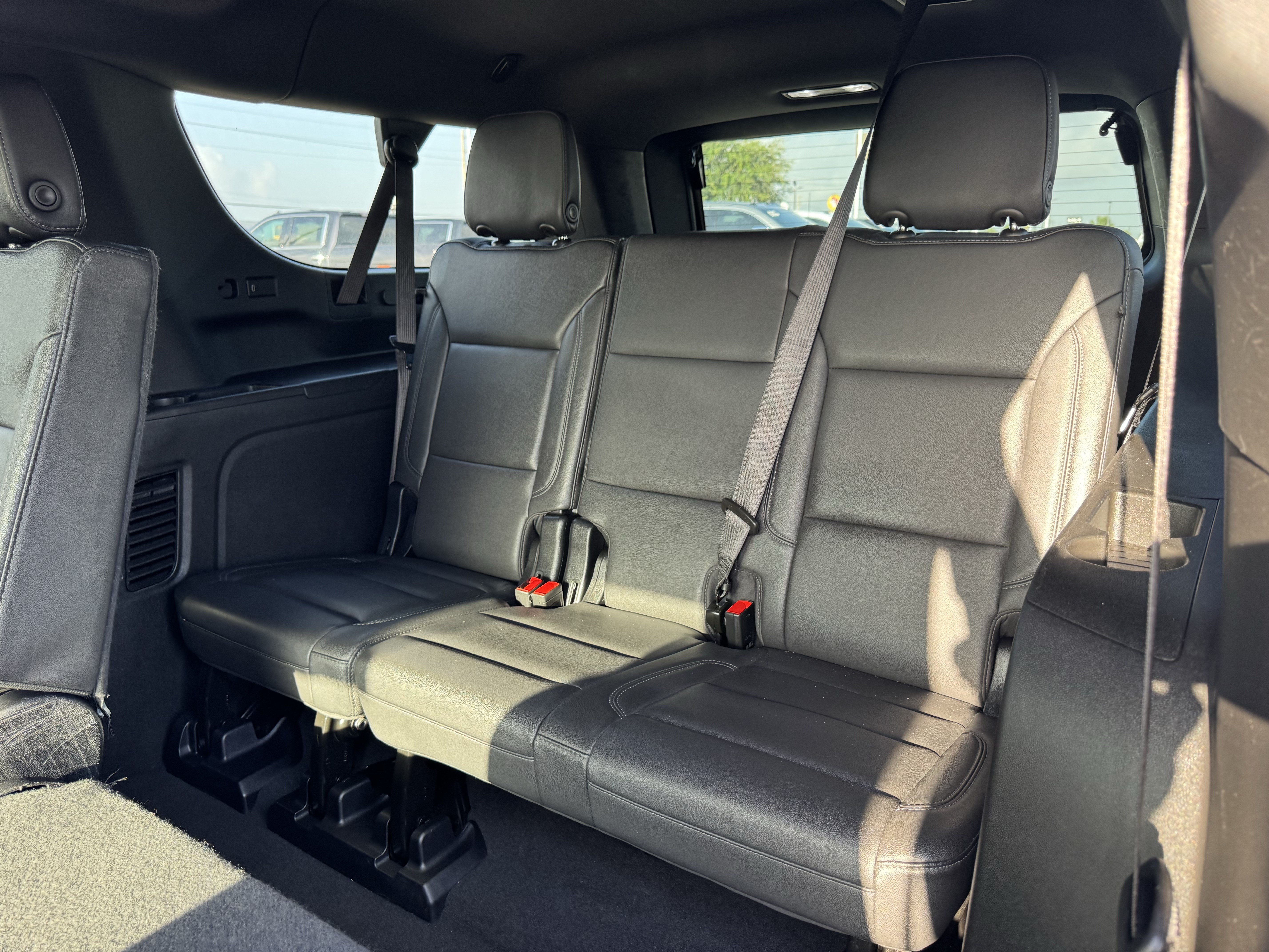Used 2025 Chevrolet Suburban Z71 AWD/4WD image 26