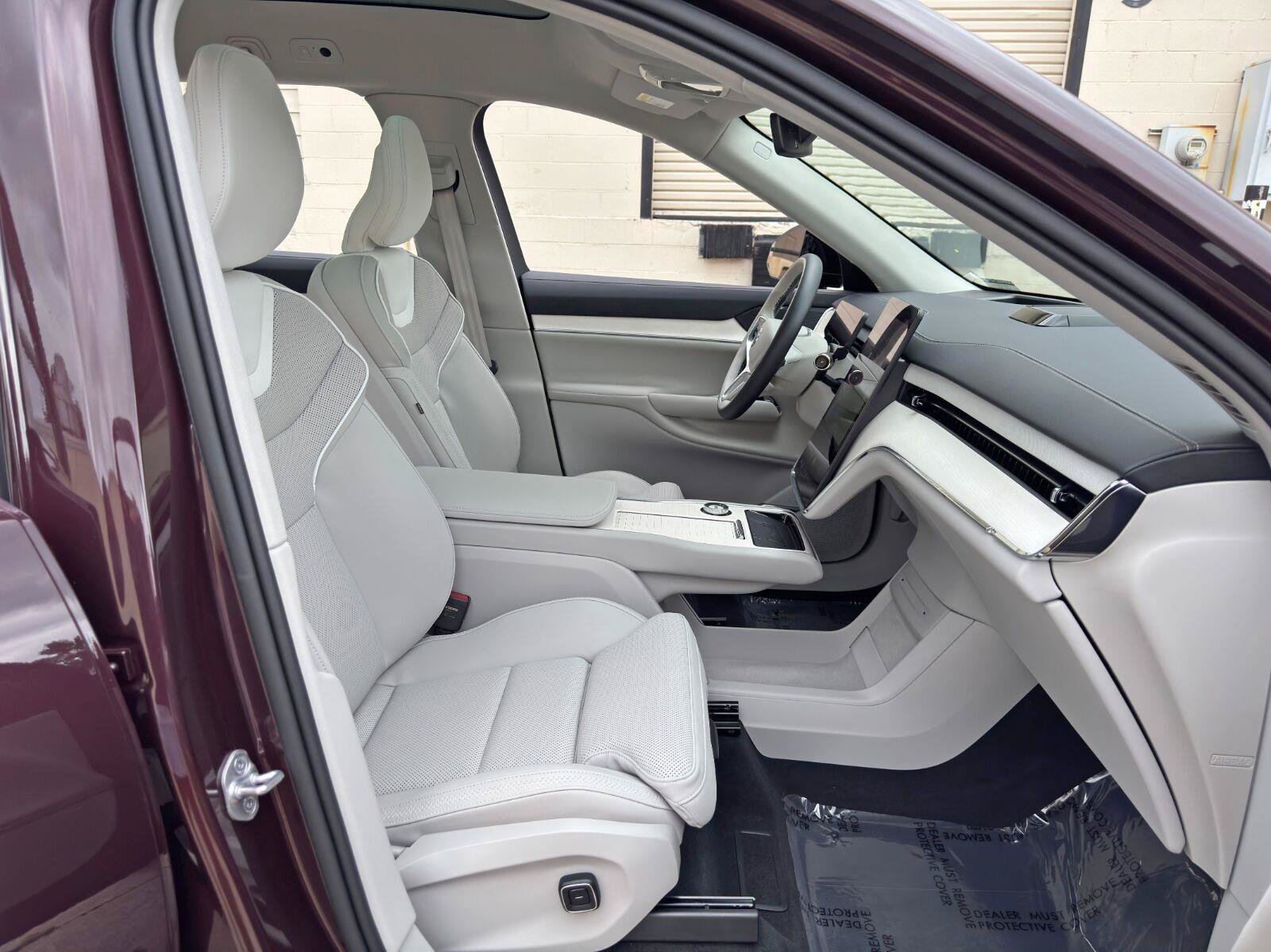 Used 2025 Volvo EX90 Ultra AWD/4WD image 15
