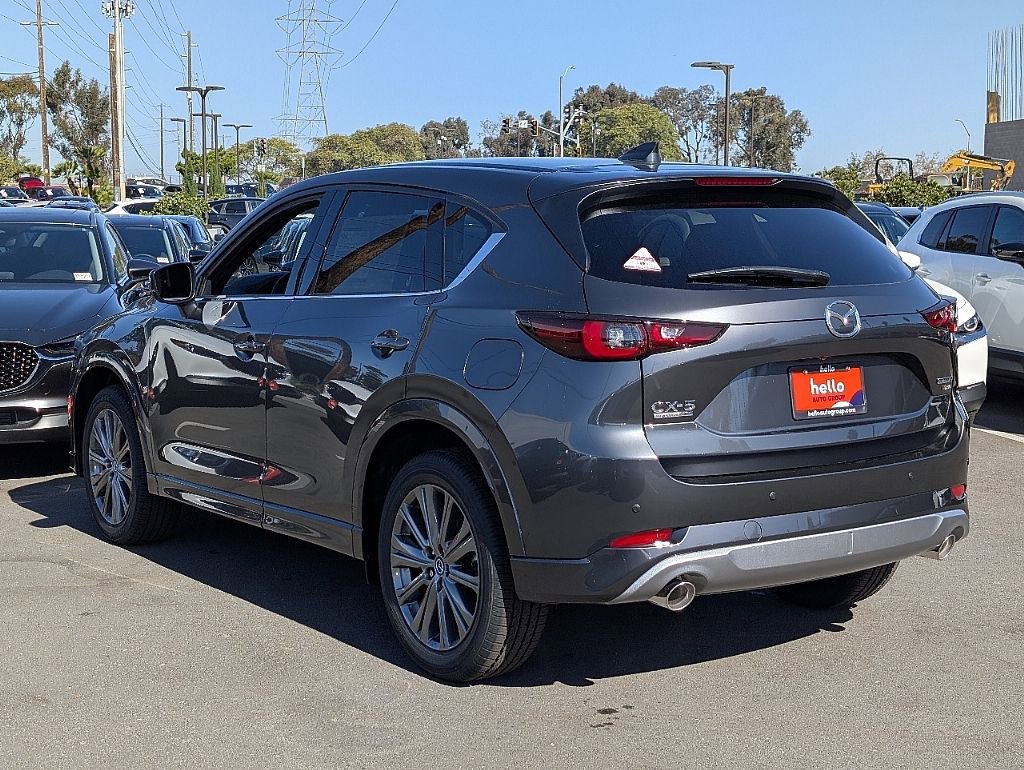 New 2025 MAZDA CX-5 Signature image 9