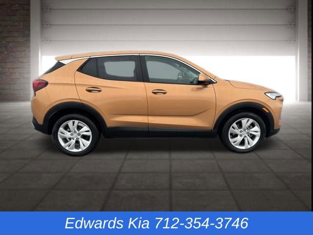 Used 2024 Buick Encore GX Preferred w/ Comfort Package image 2