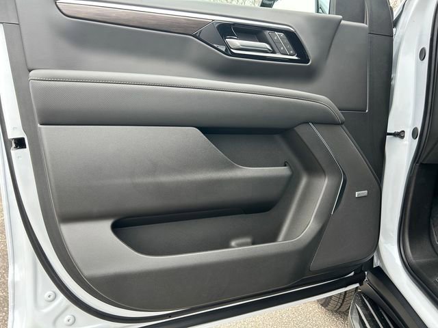 New 2026 Chevrolet Suburban Premier image 21