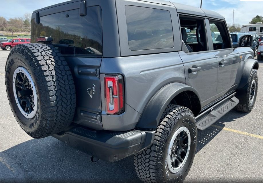 Used 2025 Ford Bronco Badlands w/ Sasquatch Package AWD/4WD image 5