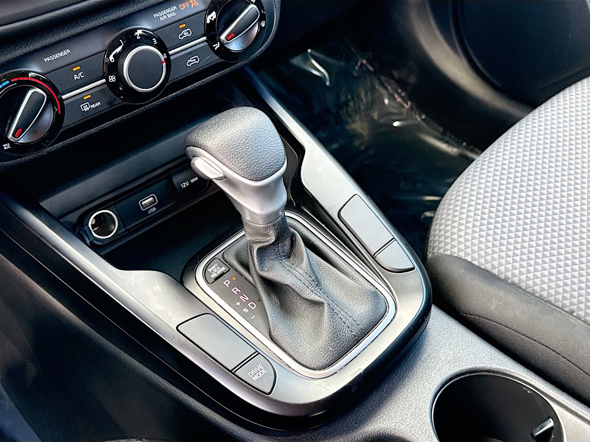 Used 2022 Kia Soul LX image 26