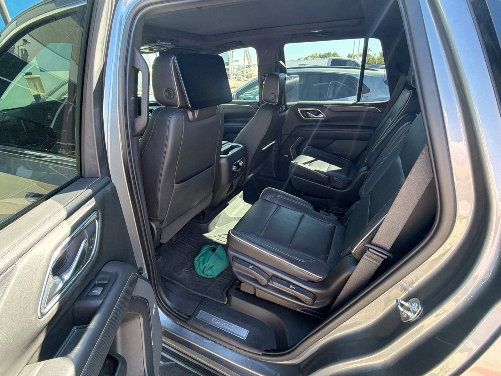 Used 2021 GMC Yukon SLT w/ SLT Luxury Plus Package RWD image 10