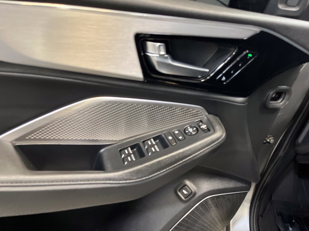 Used 2024 Acura MDX FWD image 12