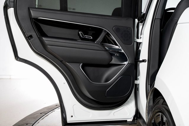 Used 2023 Land Rover Range Rover SE image 54