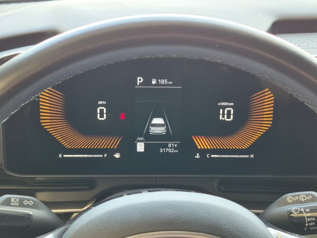 Used 2025 Kia Carnival FWD image 7