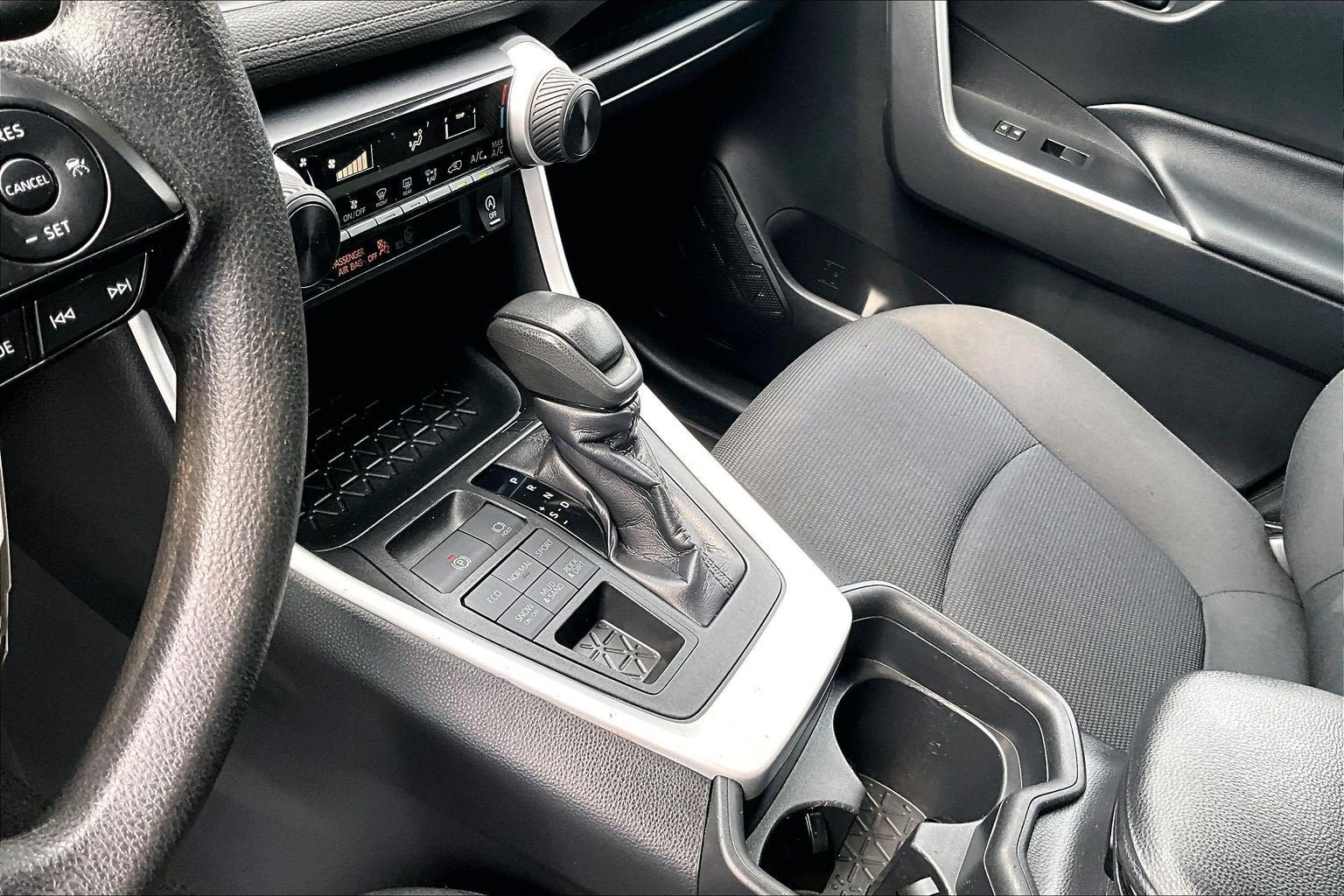 Used 2019 Toyota RAV4 LE w/ All Weather Liner Package AWD/4WD image 16