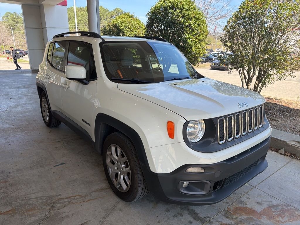 Used 2015 Jeep Renegade Latitude FWD image 4