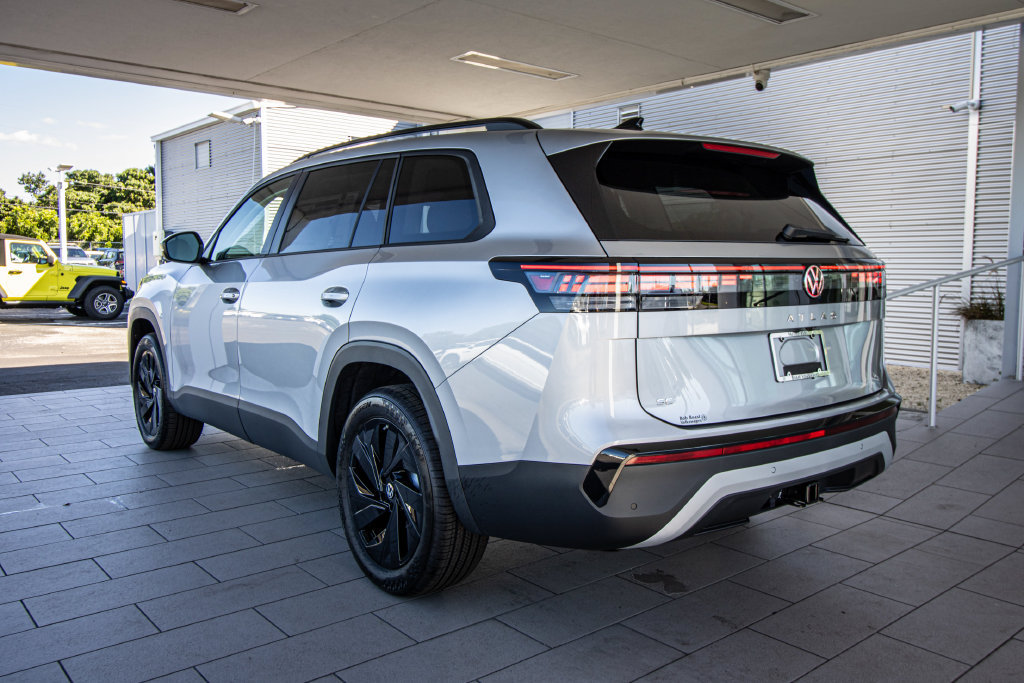 New 2027 Volkswagen Atlas SE FWD image 12
