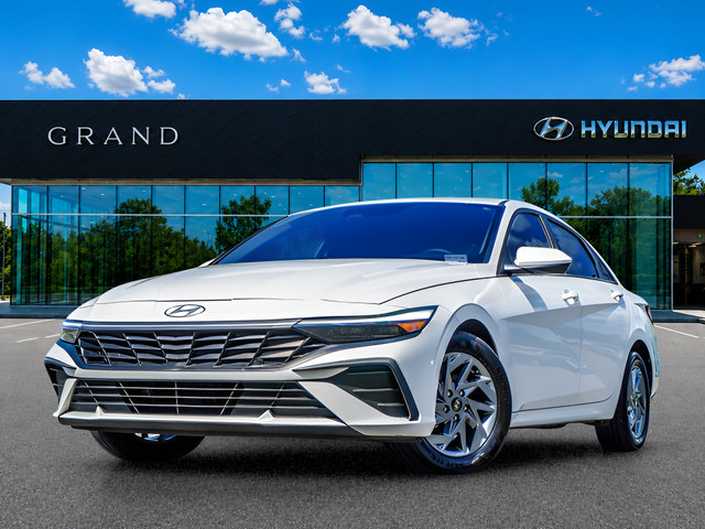 Used 2024 Hyundai Elantra Blue FWD image 1