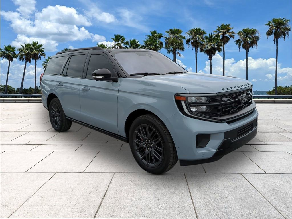 Used 2025 Ford Expedition Platinum w/ Stealth Performance Package AWD/4WD video 1