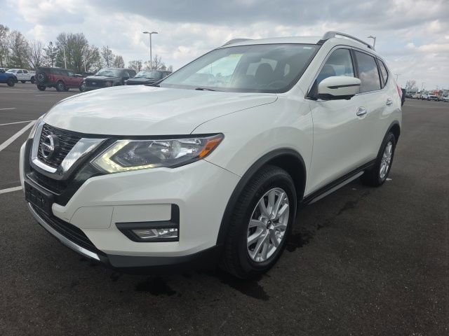 Used 2017 Nissan Rogue SV w/ SV Premium Package AWD/4WD image 2
