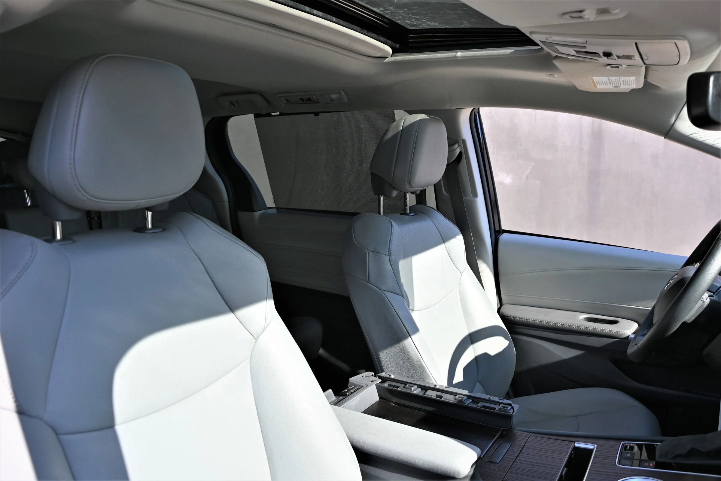 Used 2024 Toyota Sienna XLE image 16