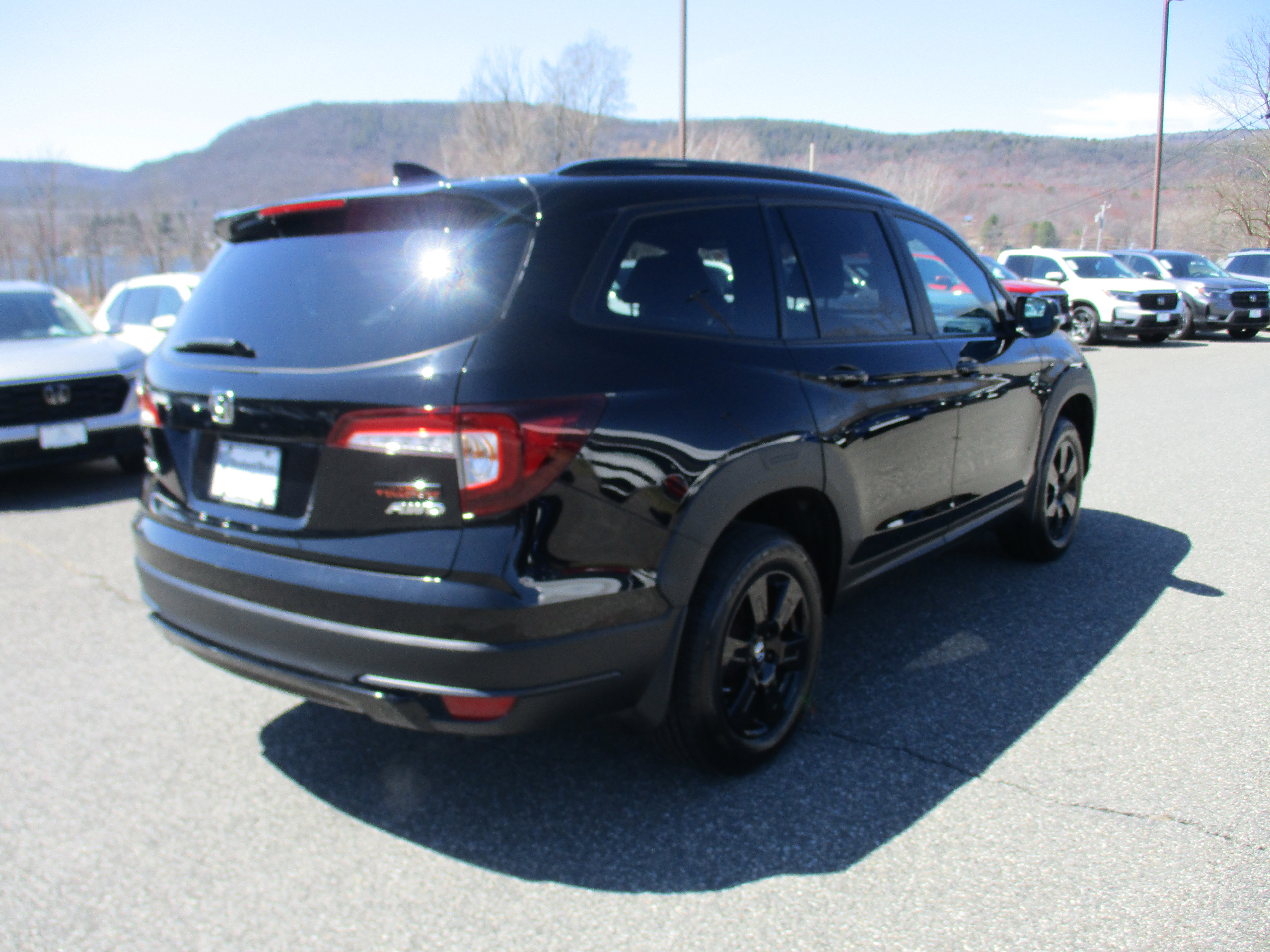 Certified 2022 Honda Pilot TrailSport image 5