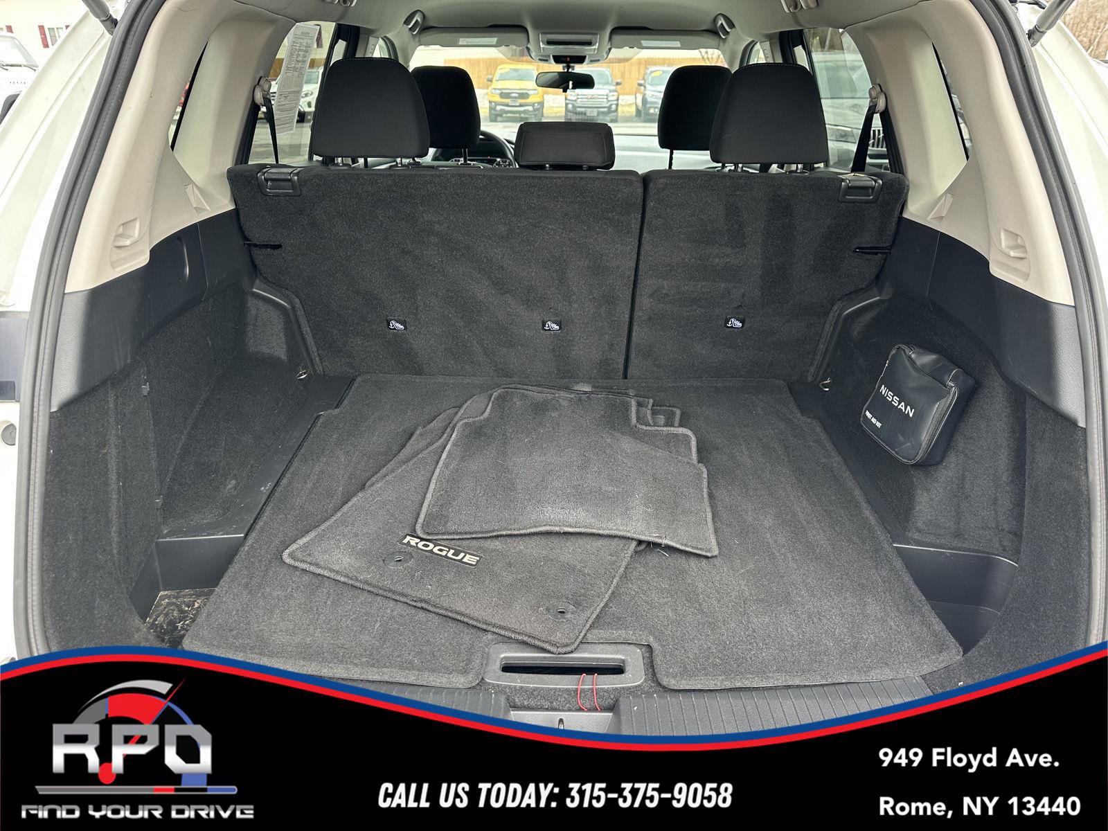 Used 2024 Nissan Rogue S image 29