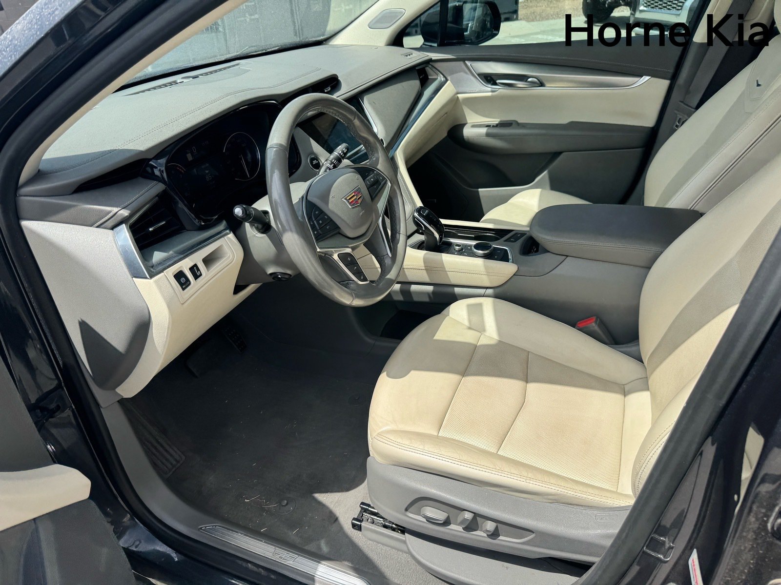 Used 2022 Cadillac XT5 Premium Luxury FWD image 9