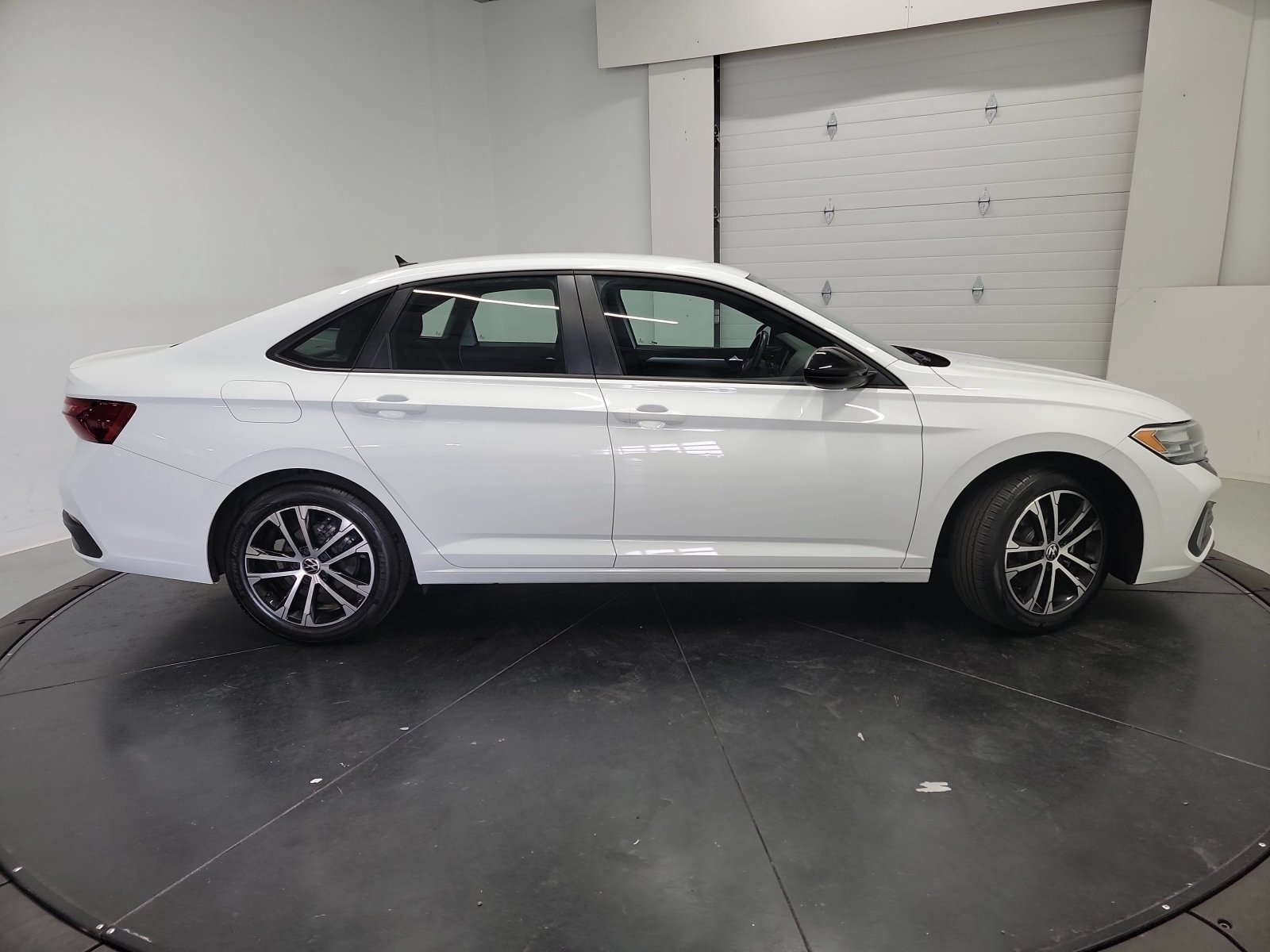 Used 2022 Volkswagen Jetta Sport FWD image 11
