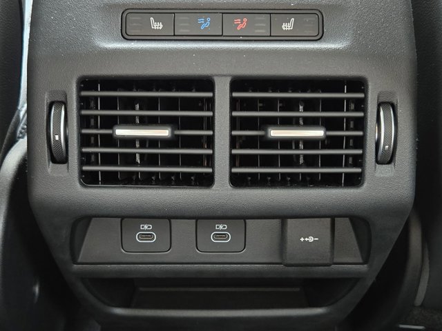 Used 2025 Land Rover Discovery Sport S image 18