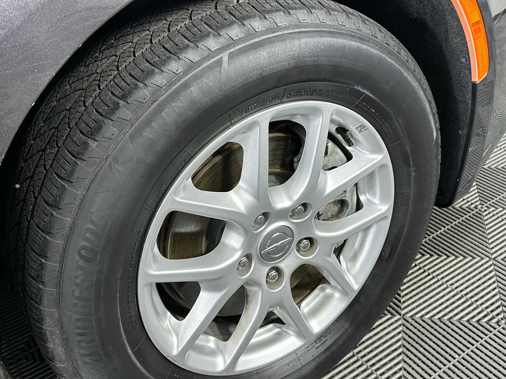 Used 2019 Chrysler Pacifica LX FWD image 11