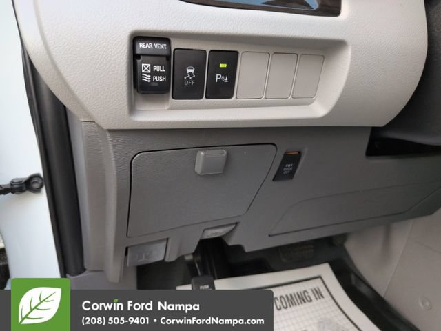 Used 2020 Toyota Sienna XLE w/ XLE Navigation Package AWD/4WD image 13