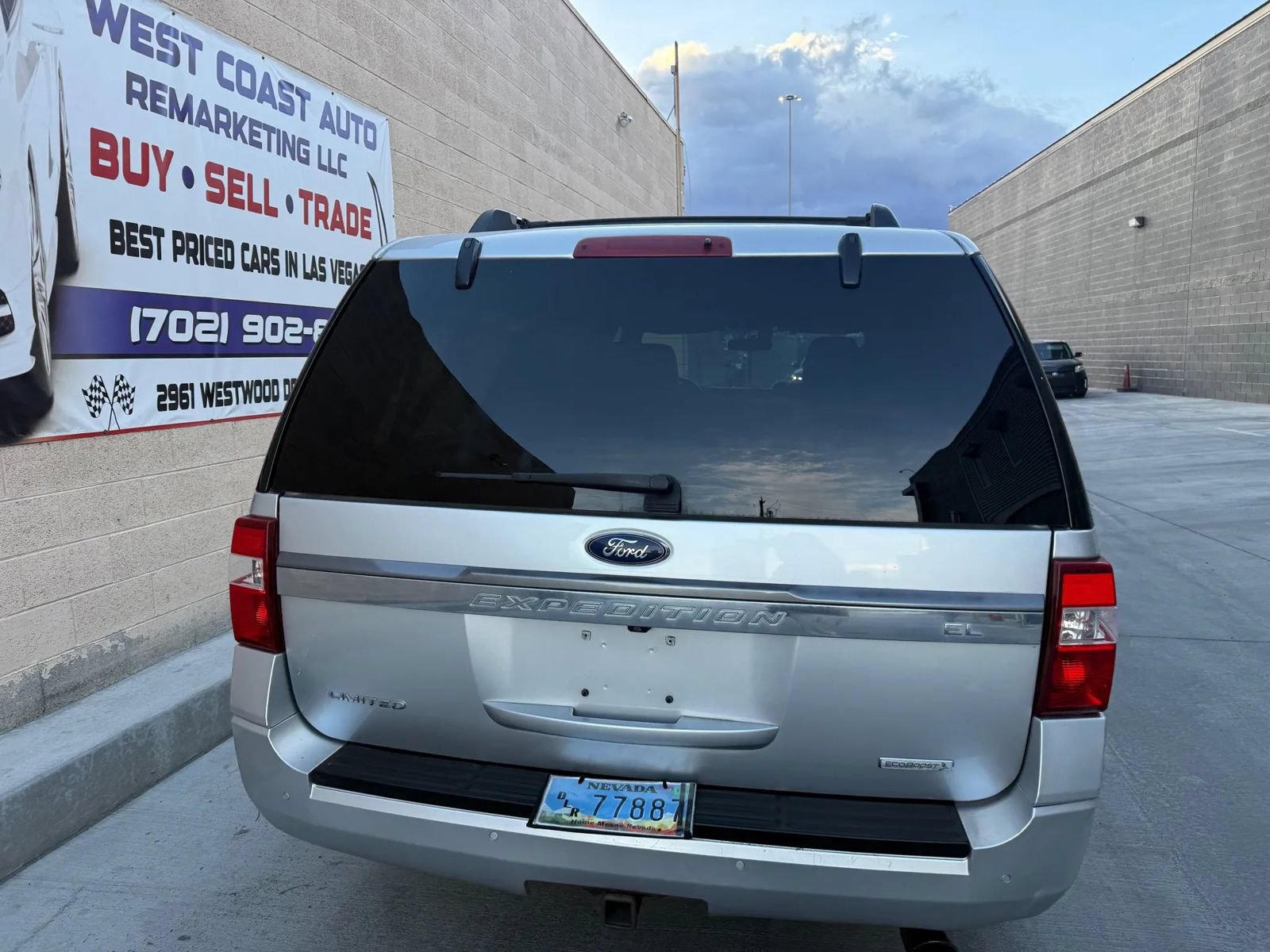 Used 2017 Ford Expedition EL Limited RWD image 5