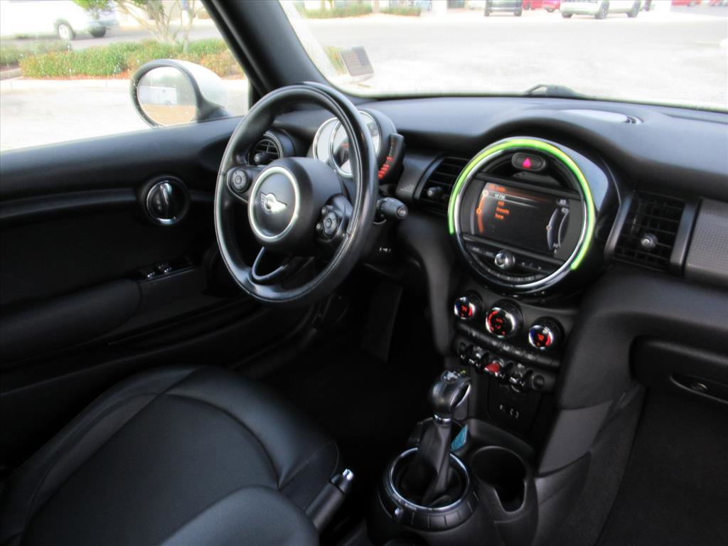 Used 2016 MINI Cooper Convertible image 11