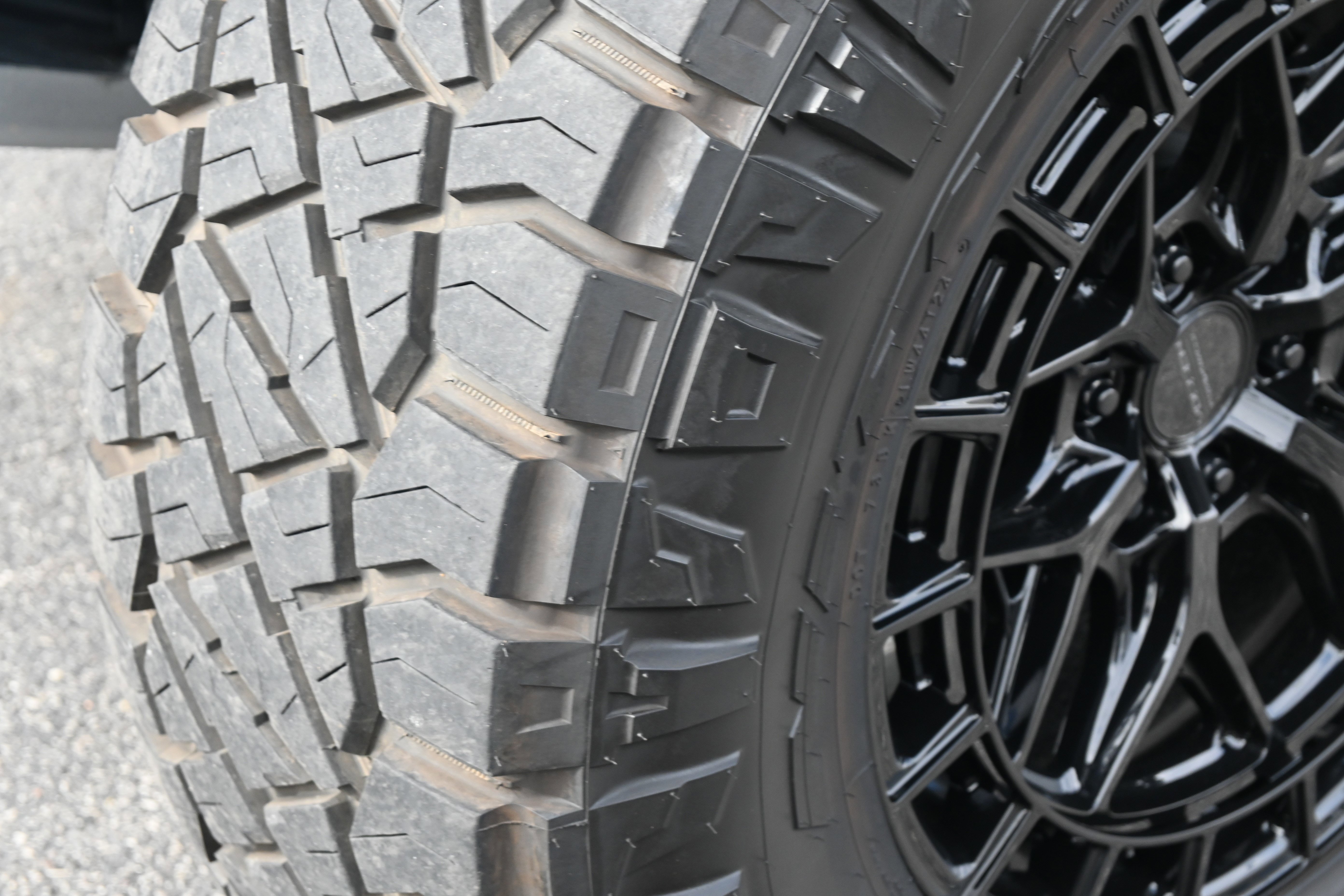 Used 2025 Ford F150 Raptor w/ Equipment Group 803A Raptor R image 16