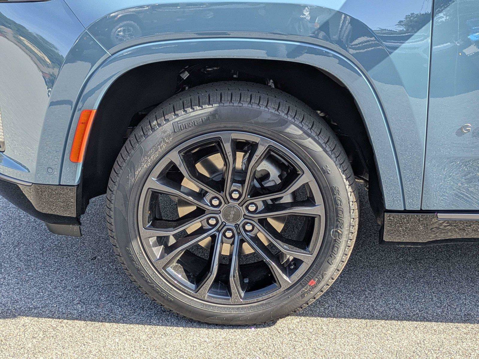 New 2026 Jeep Grand Wagoneer Summit w/ Premium Group III AWD/4WD image 12