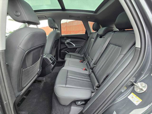 Certified 2025 Audi Q5 Premium w/ Premium Plus AWD/4WD image 16