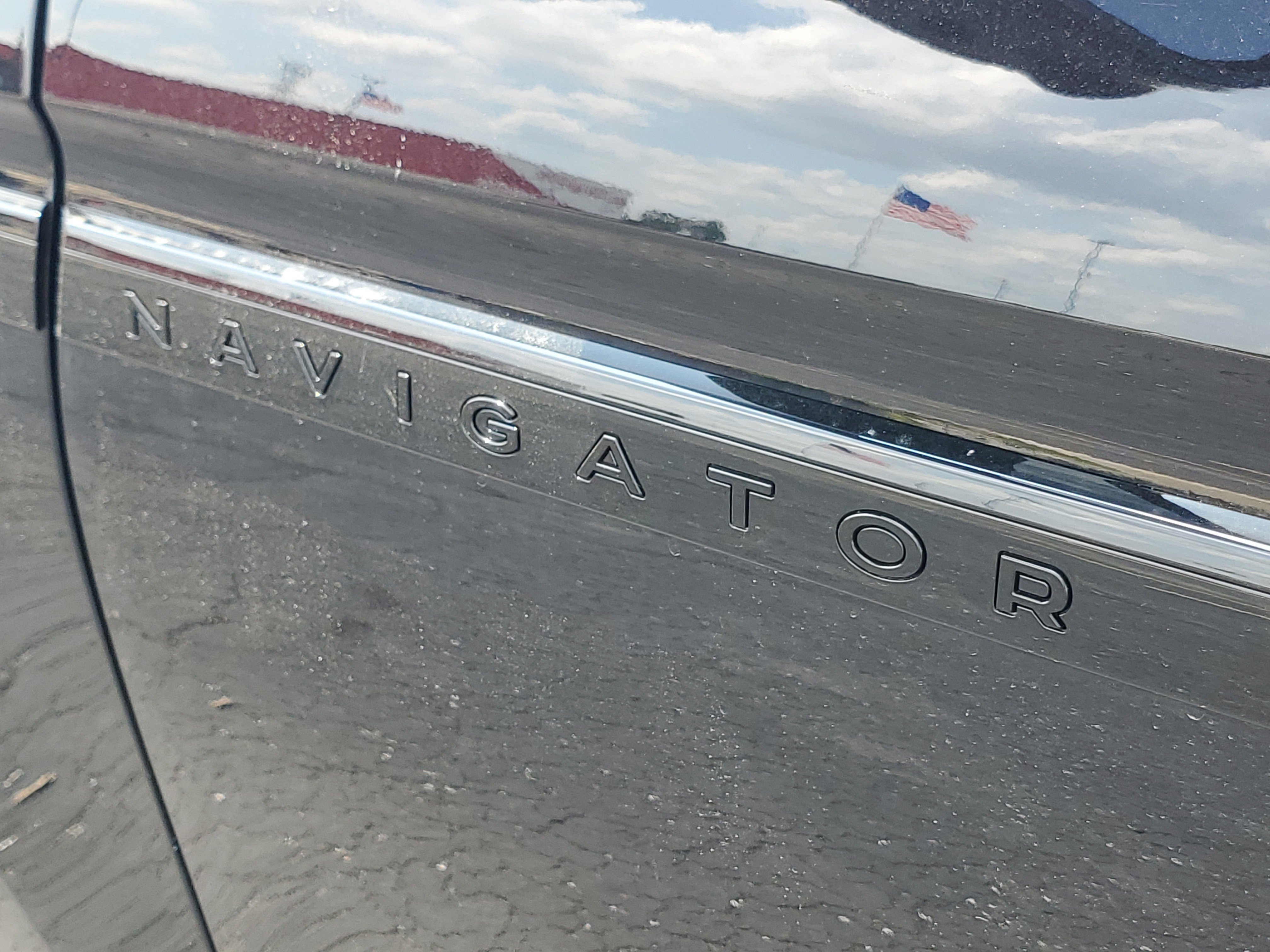 New 2025 Lincoln Navigator L Reserve w/ Jet Appearance Package image 7