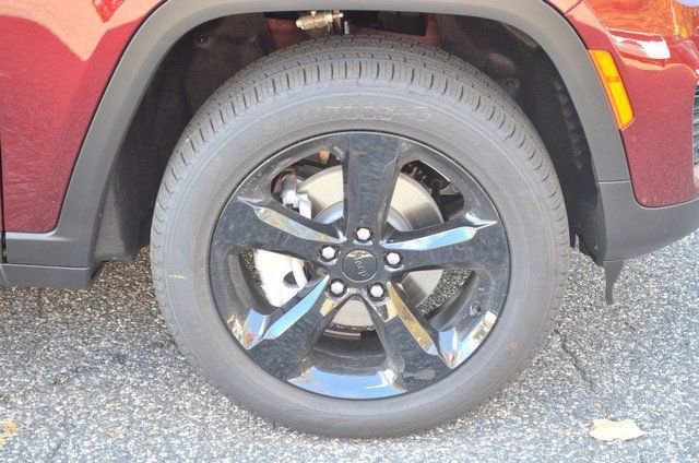 New 2025 Jeep Grand Cherokee Limited w/ Black Appearance Package image 10