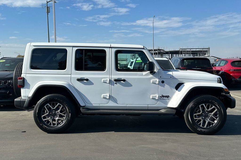 New 2026 Jeep Wrangler Unlimited Sahara AWD/4WD image 3
