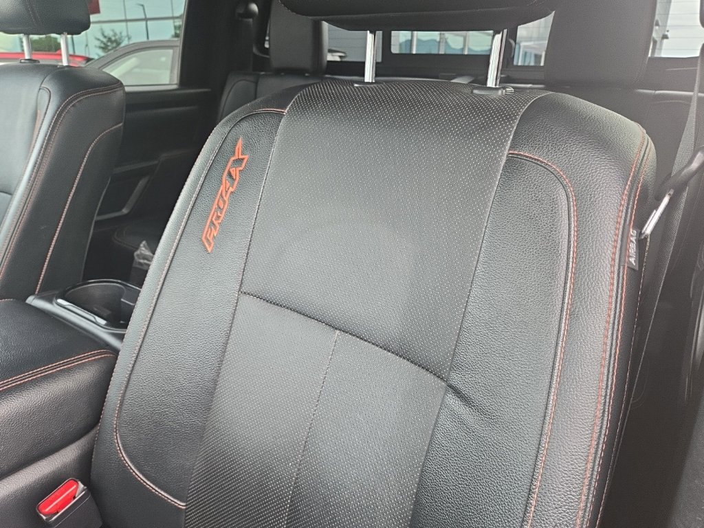 Used 2022 Nissan Titan PRO-4X w/ Pro-4x Convenience Package AWD/4WD image 27
